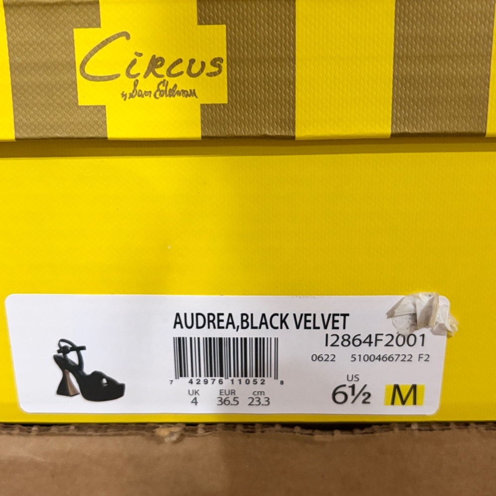 Brand new! Circus by Sam Edelman velvet chunky heels - Picture 2 of 3